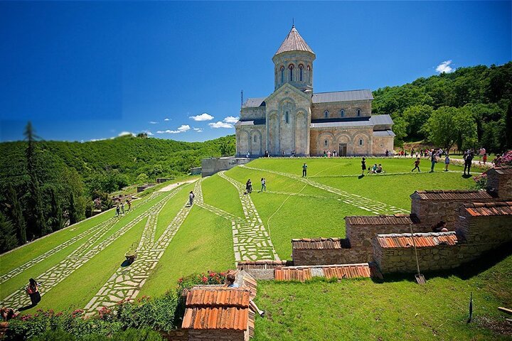 Bodbe's St. Nino's Convent<